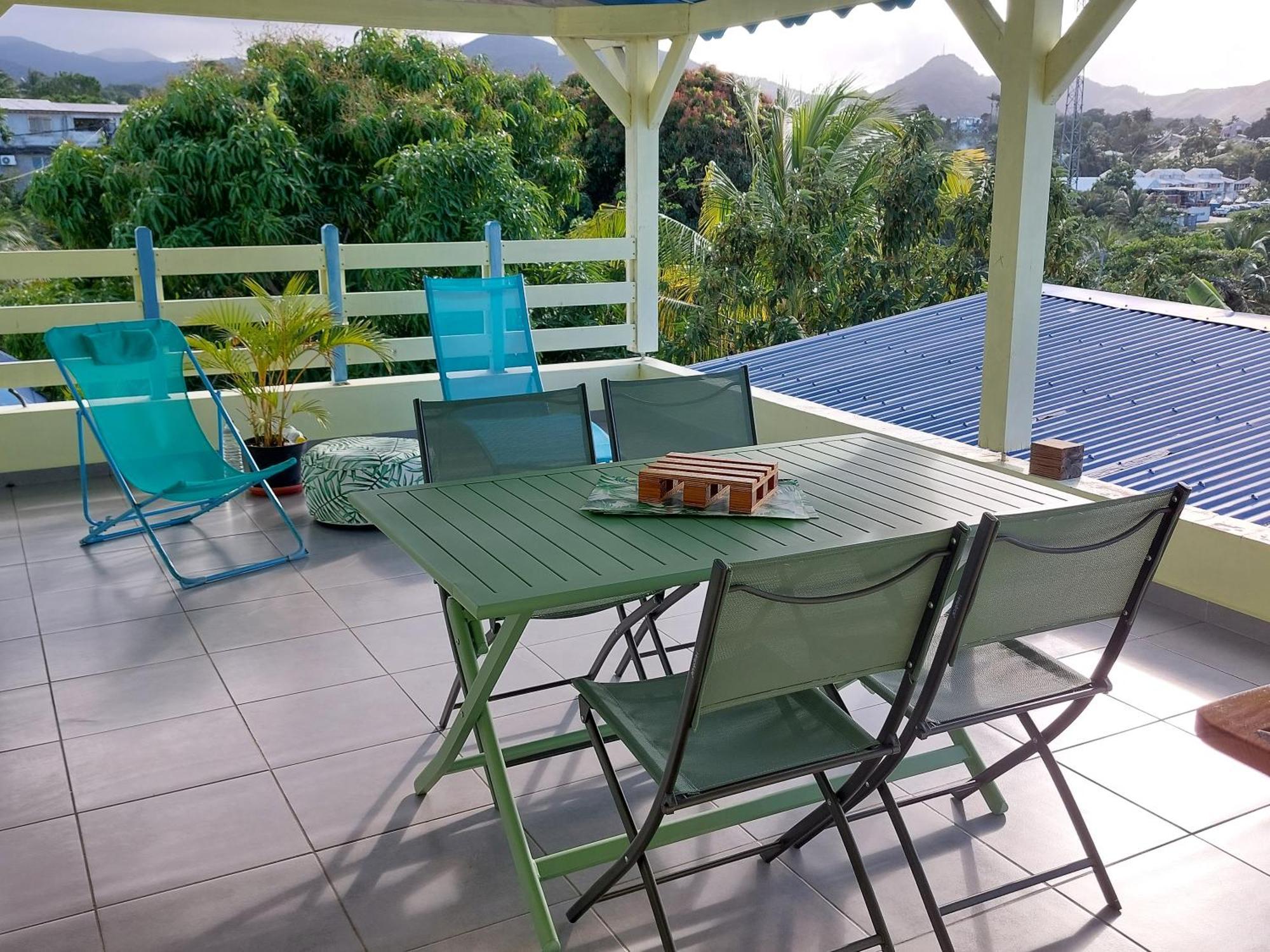 Calme Villa Sainte-Rose Luaran gambar