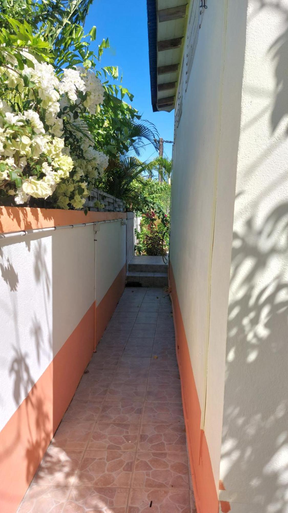 Calme Villa Sainte-Rose Luaran gambar